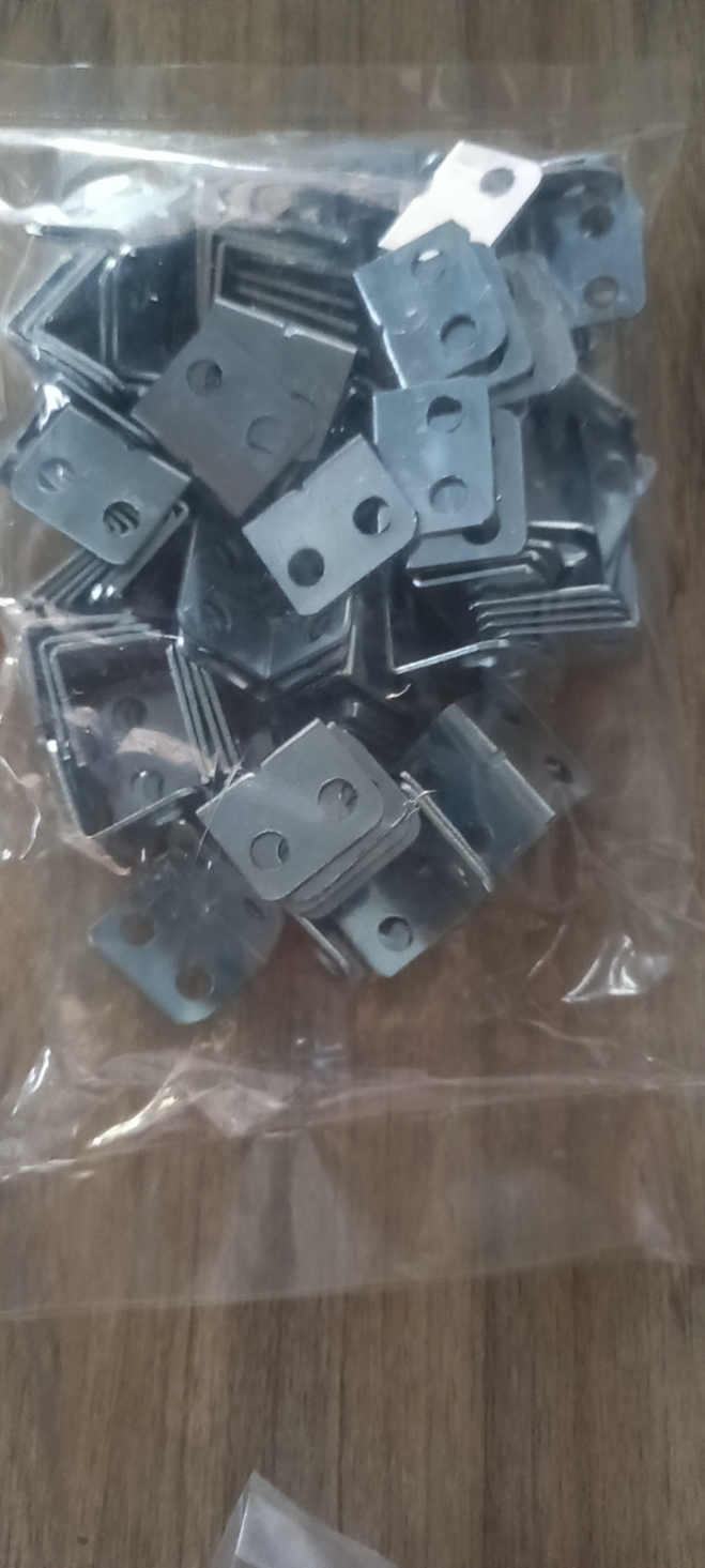 1 bịch ke sắt góc vuông 2cm 1bịch=100c