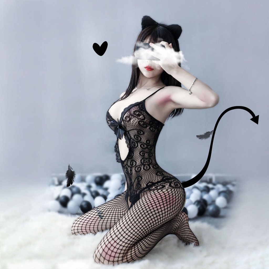 Đồ ngủ Cosplay xuyên thấu lọt khe