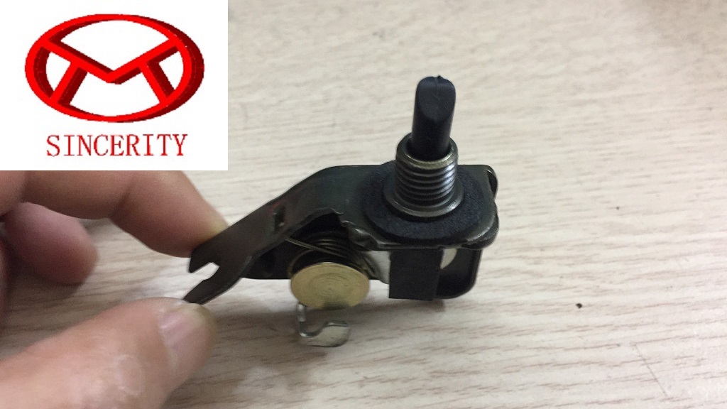 Dây kéo nắp bình xăng ngoài Suzuki Wagon