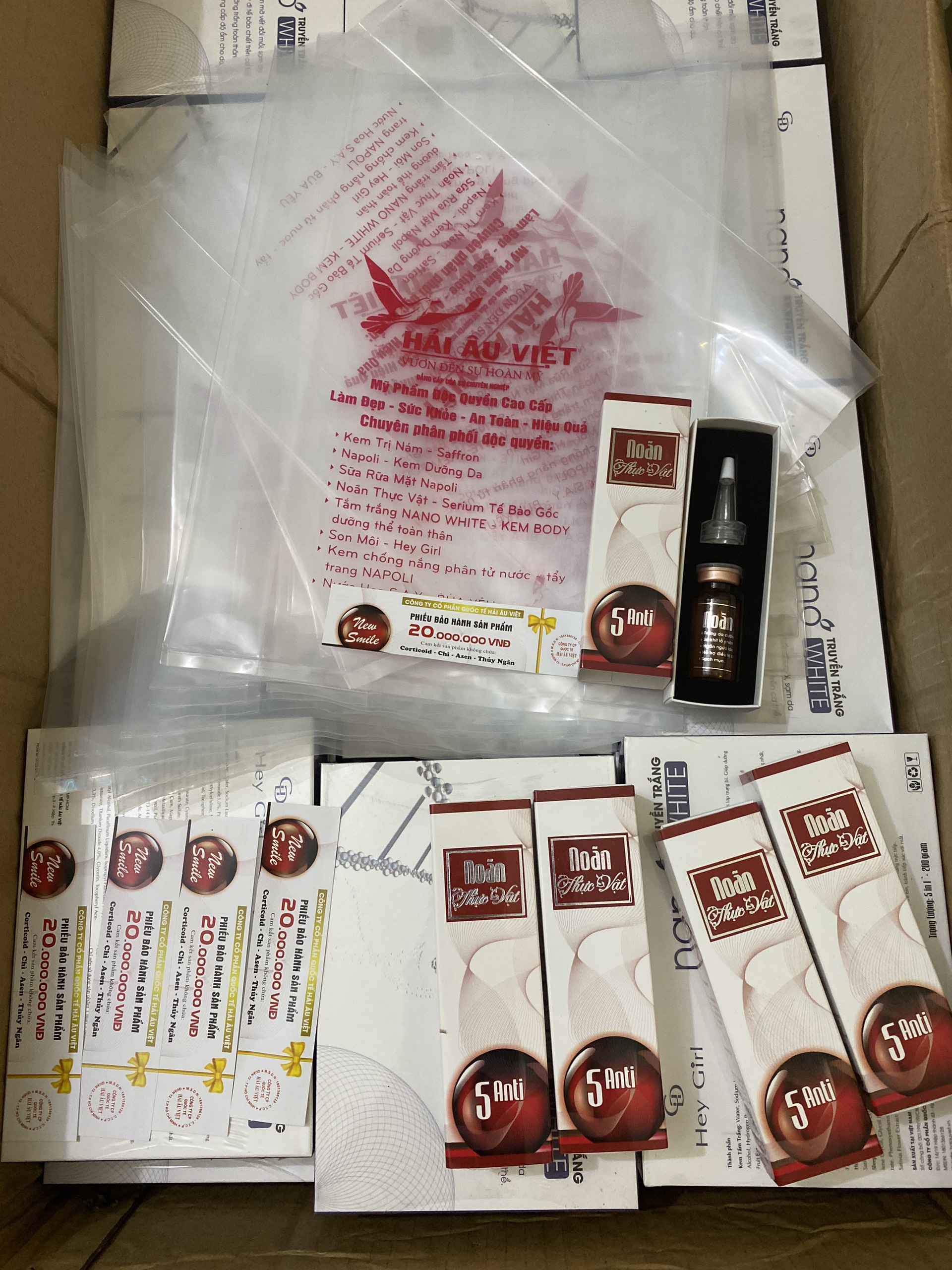 serum dưỡng trắng da căng bóng