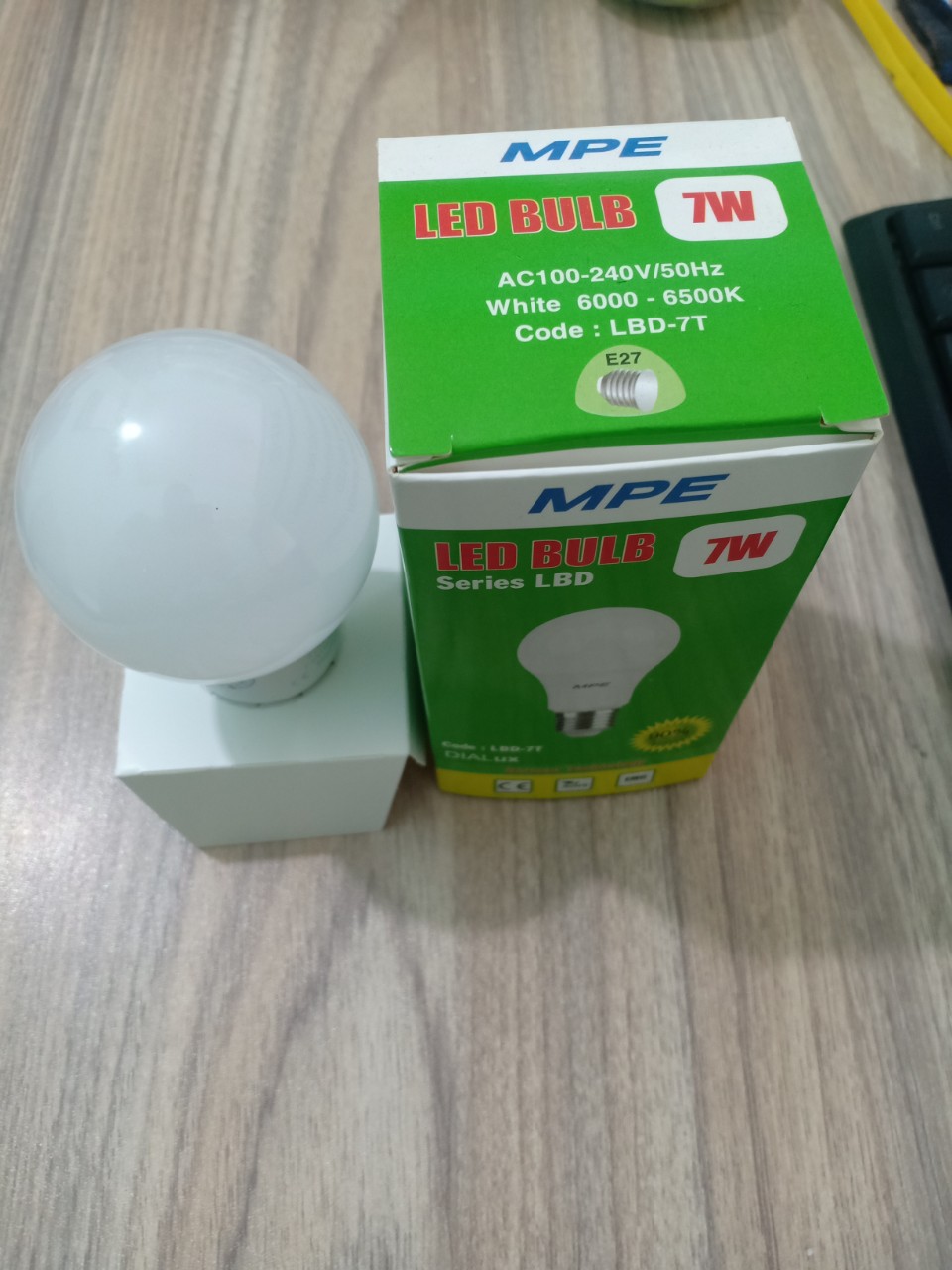 Đèn led bulb 7w MPE Bảo Hành 2 Năm