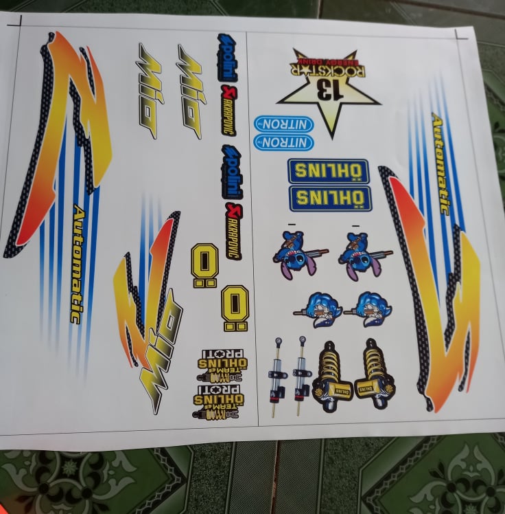 tem rời mio nhỏ Z vàng xe trắng