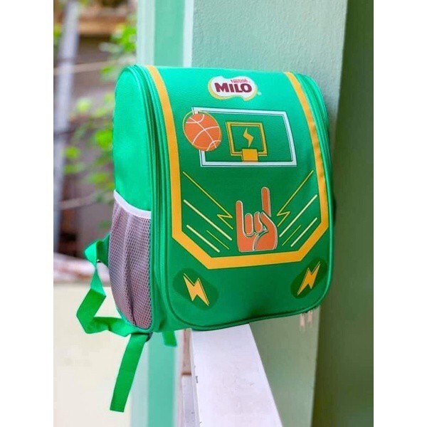 Balo chống gù cho bé quà của Milo