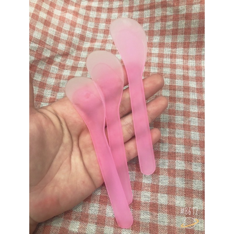 Que trộn mặt nạ nhựa dẻo ̣̂ ̀