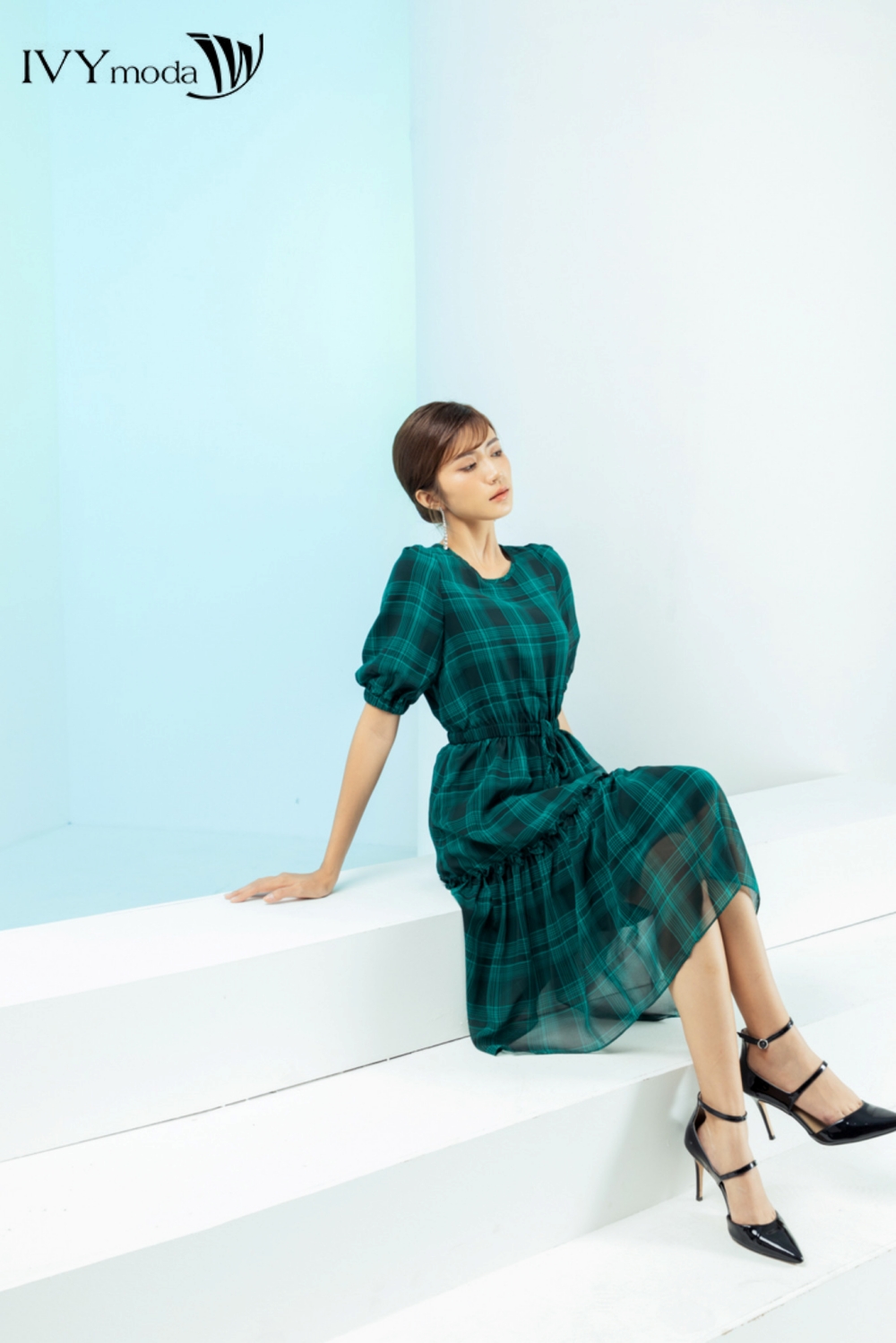 Đầm lụa xòe eo rút dây IVY moda MS 48M7543
