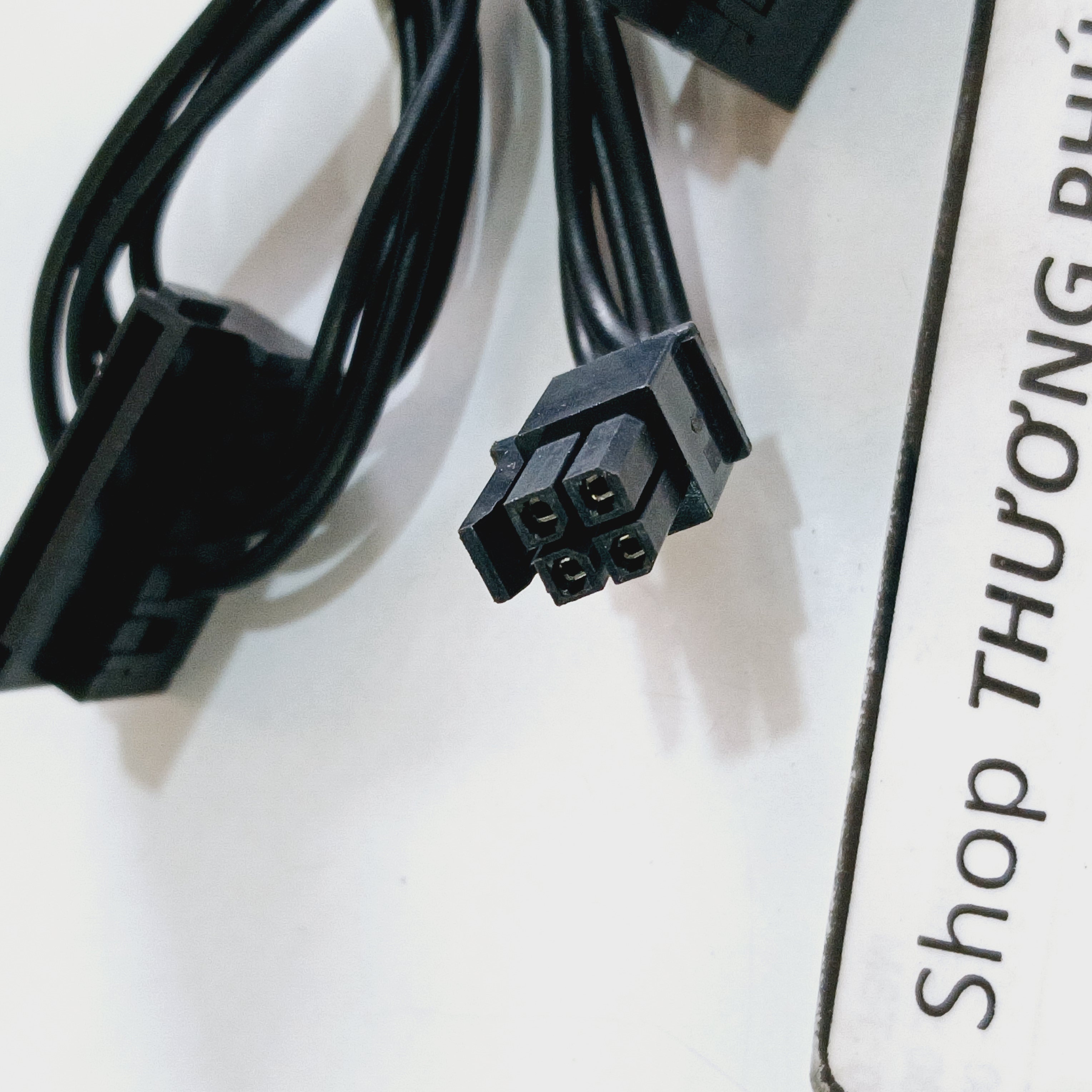 Cáp Mini 4 Pin ra 2 Sata / 4 Pin ra Sata (Mini 4 Pin: 5mm x 5mm) / Cáp dài 45Cm
