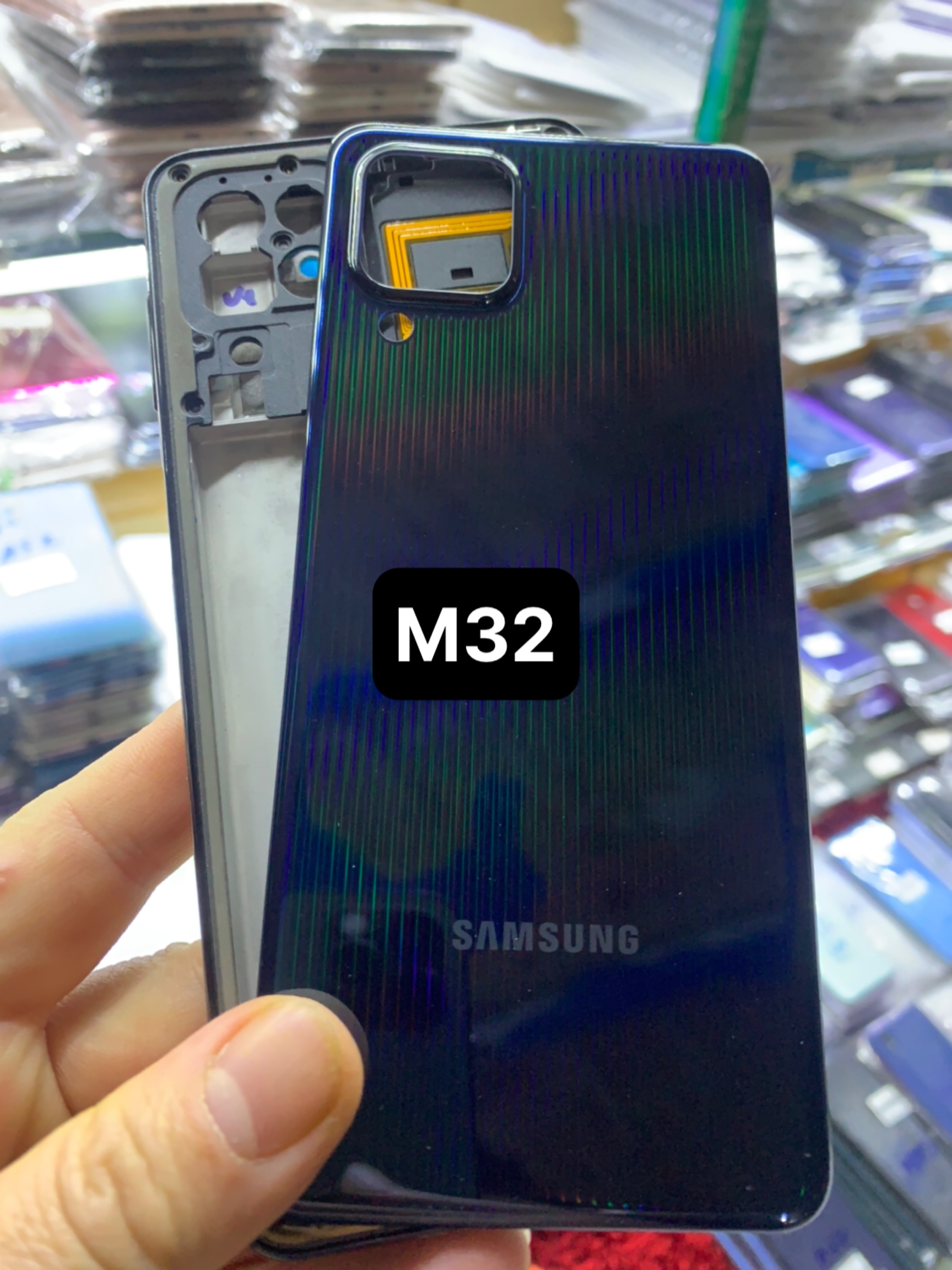 FullBộ vỏ zin samsung M32 ( gồm kính camera, phím bấm, khung xương, lưng, viền , khay sim