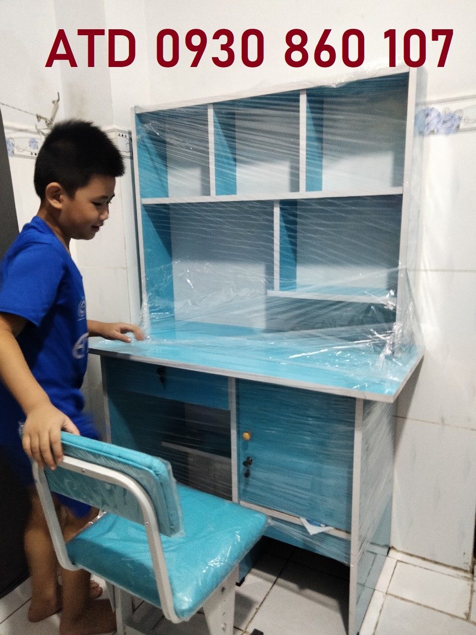 Bàn học gỗ ép okal có kệ sách màu hồng, xanh, kem như ảnh giao nhanh