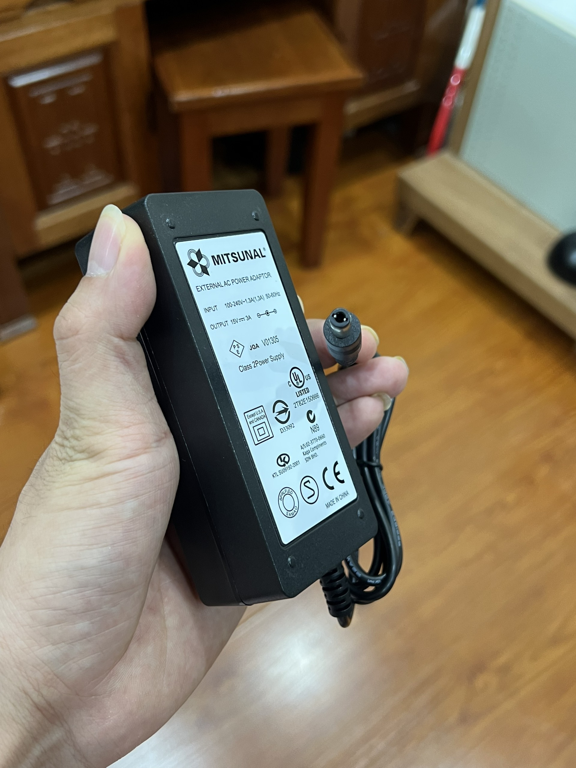 nguồn adaptor 15V 3A loại tốt