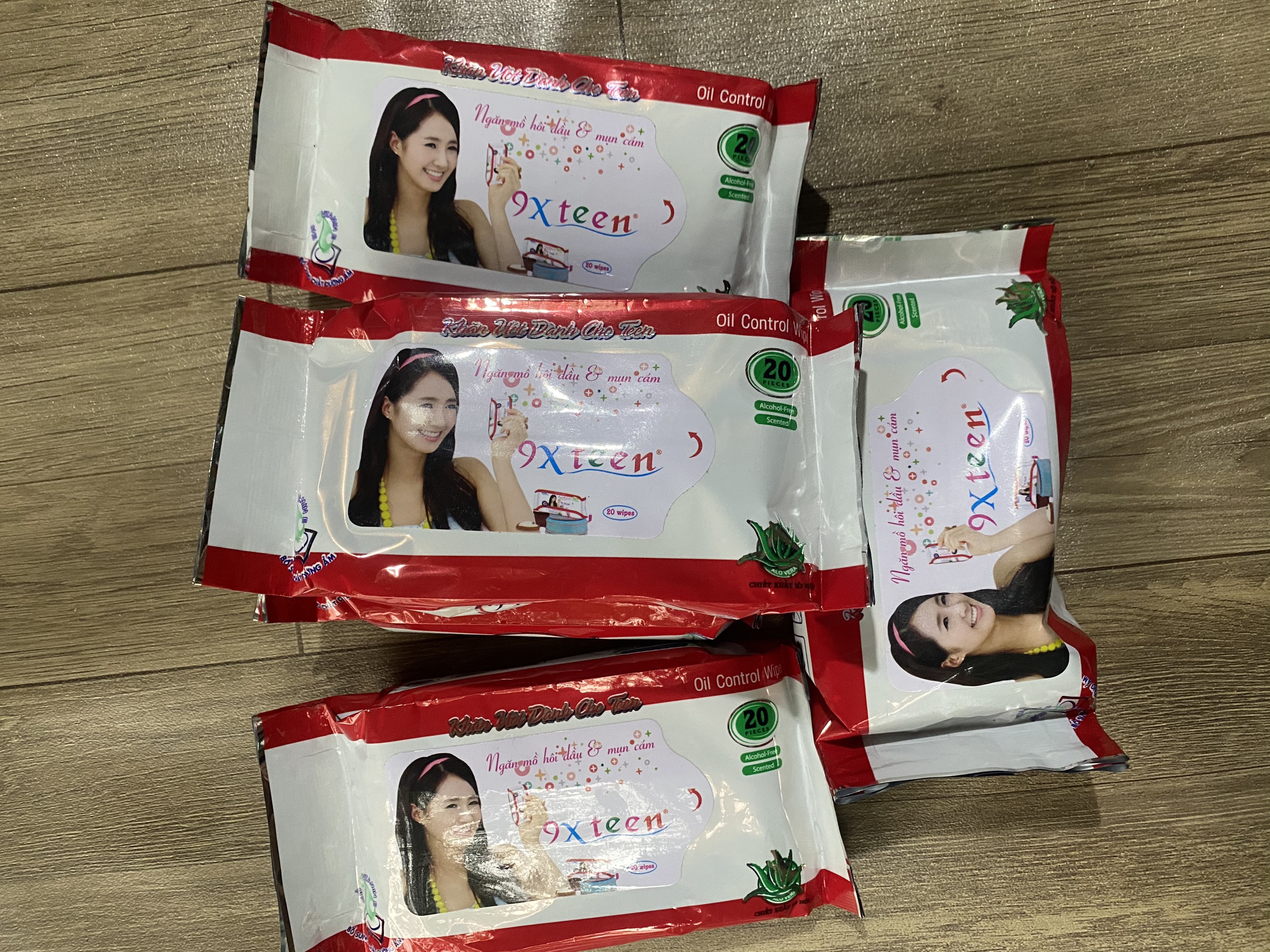 [HCM]COMBO 10 KHĂN GIẤY ƯỚT BABY 20 MIẾNG