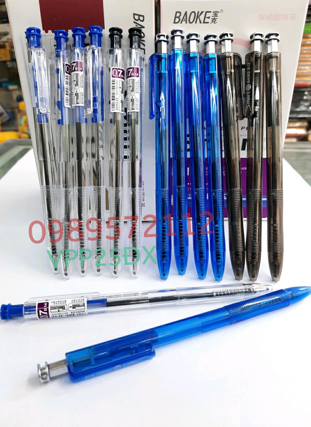 Hộp 48 cái Bút bi Baoke B13-B14.