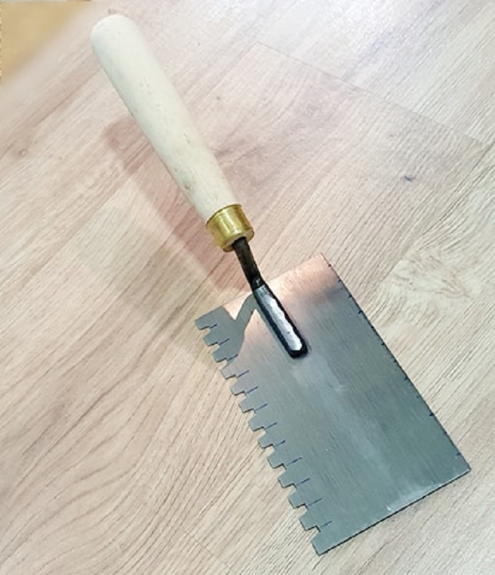 Bay Xây Vuông Lưỡi Thép 9x16,5cm Rãnh Răng Cưa Vuông 7mm  Cán Gỗ (răng phải) Dụng Cụ Sửa Chữa Nhà Cửa