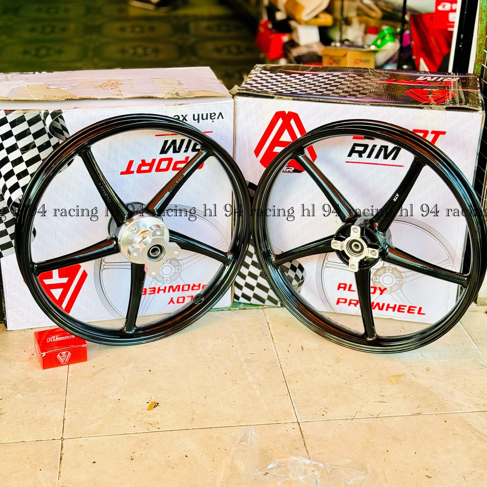 Mâm 5 cây đóng cùi Ex150 Enkei lắp đặt như zin