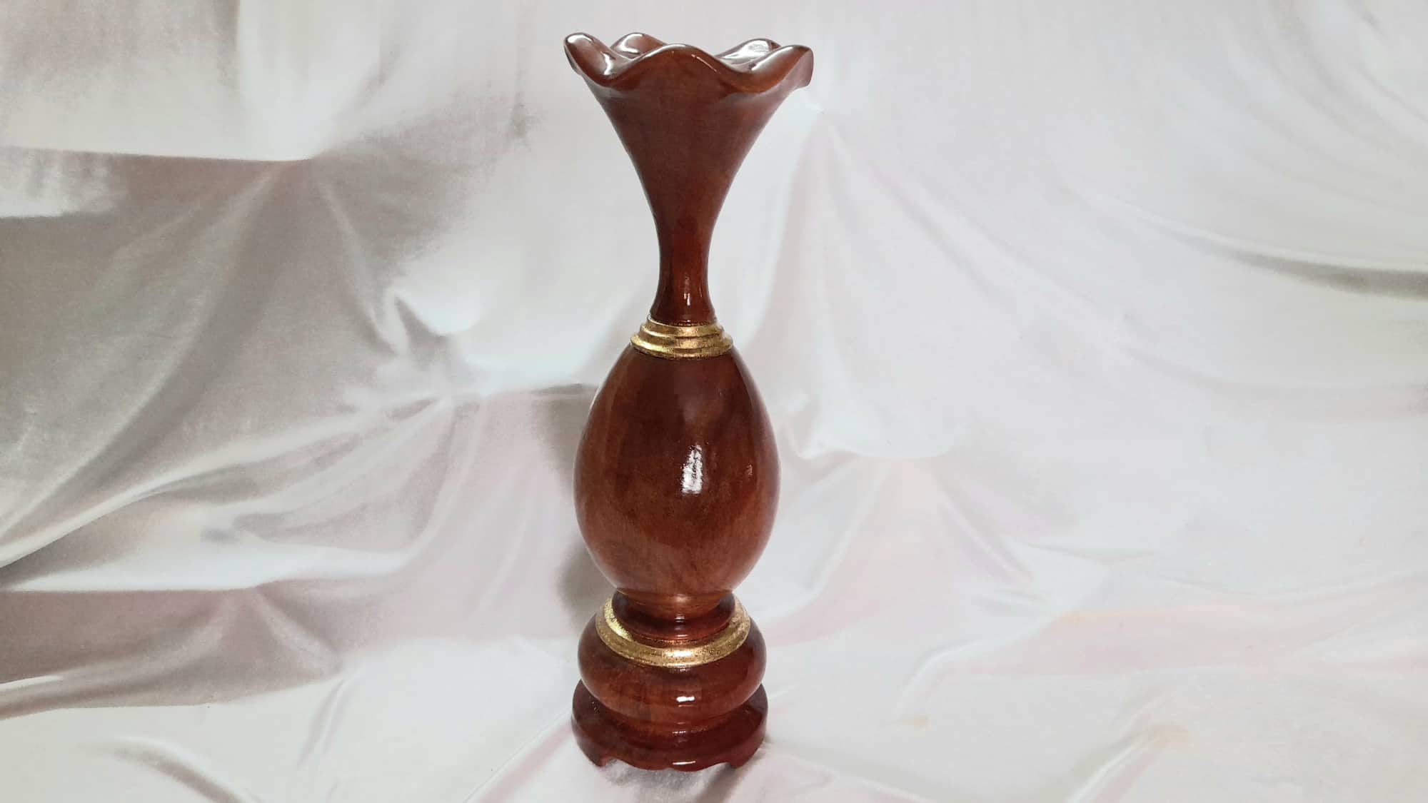 bình hoa thủy tiên gỗ xa cừ ( cả hoa bình cao 55 ngang 38)