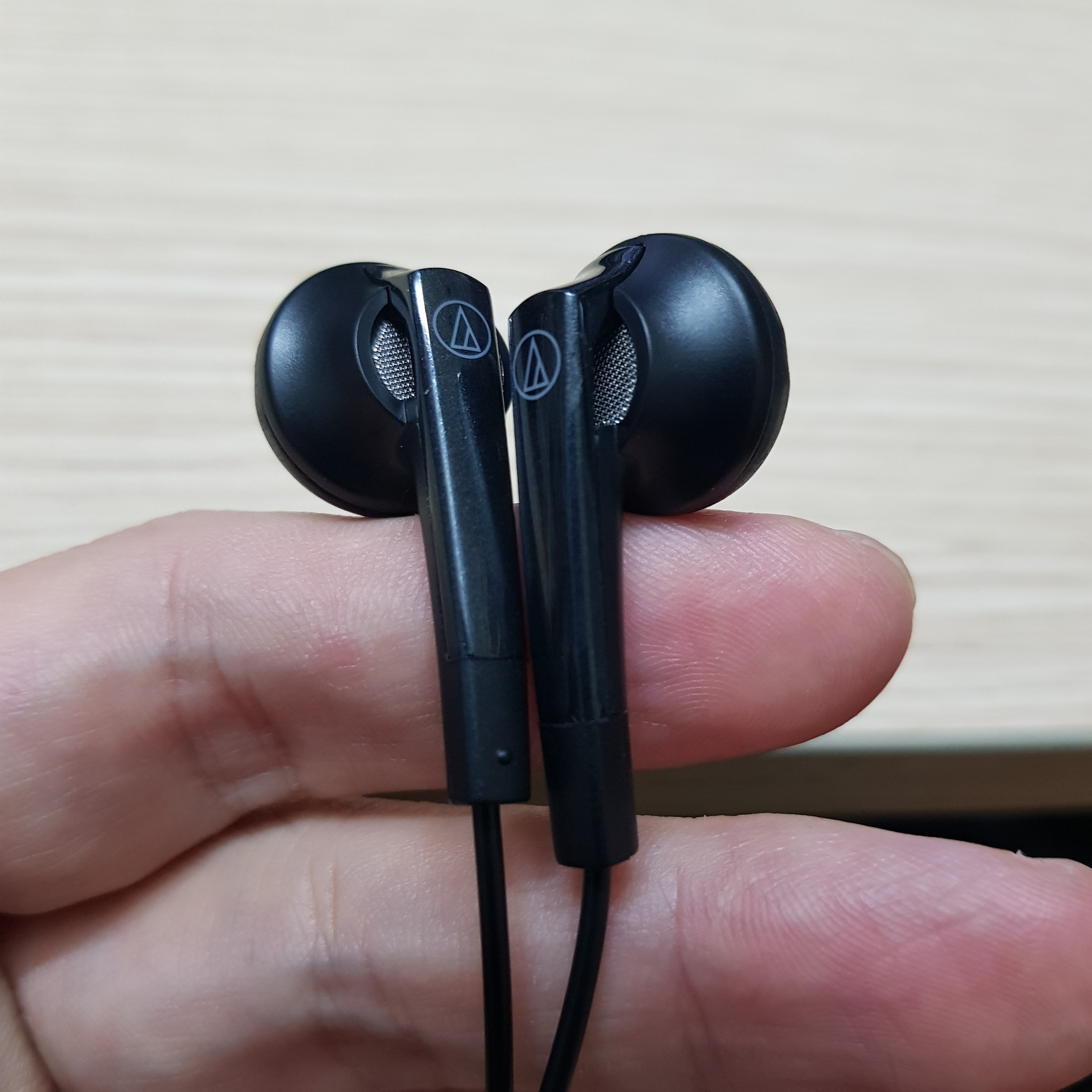 Tai nghe audio technica ATH-C505iS, Có mic,màu đen,nobox