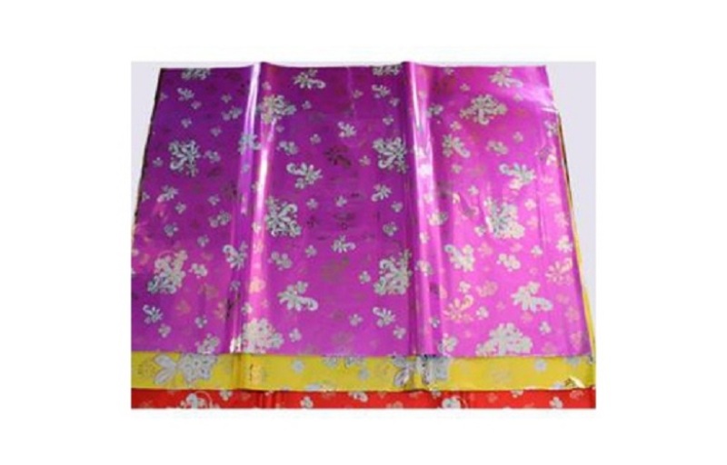 Mua 5 tờ Giấy kiếng gói quà. Kích thước : 50x70cm ; 70 x 100 cm. Nhiều màu. Màu sắc và hoa văn lấy ngẫu nhiên. Vi Tính Quốc Duy