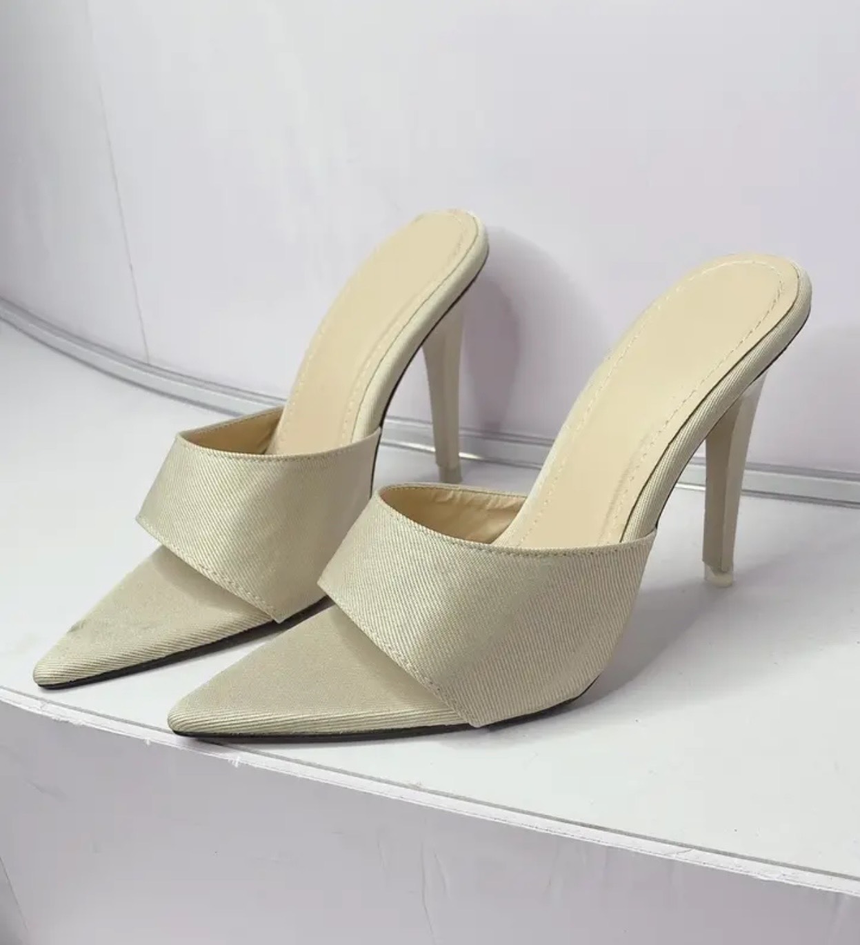 Dép cao gót nhọn 9cm quai bọc jean
