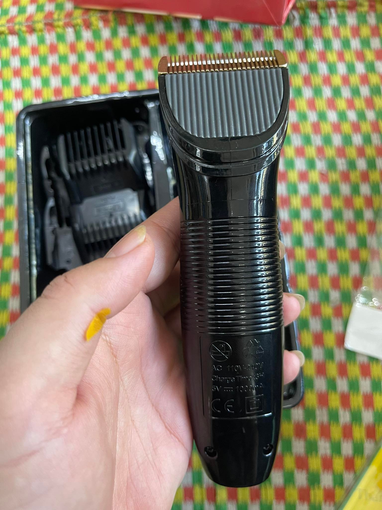 Tông Đơ Sạc Pin Huiten 2068