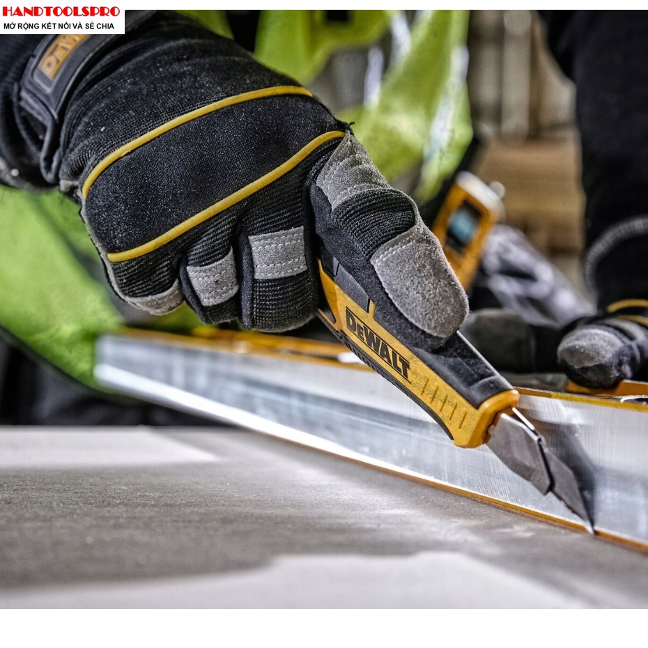 DAO RỌC GIẤY 25MM DEWALT DWHT10333-0-30
