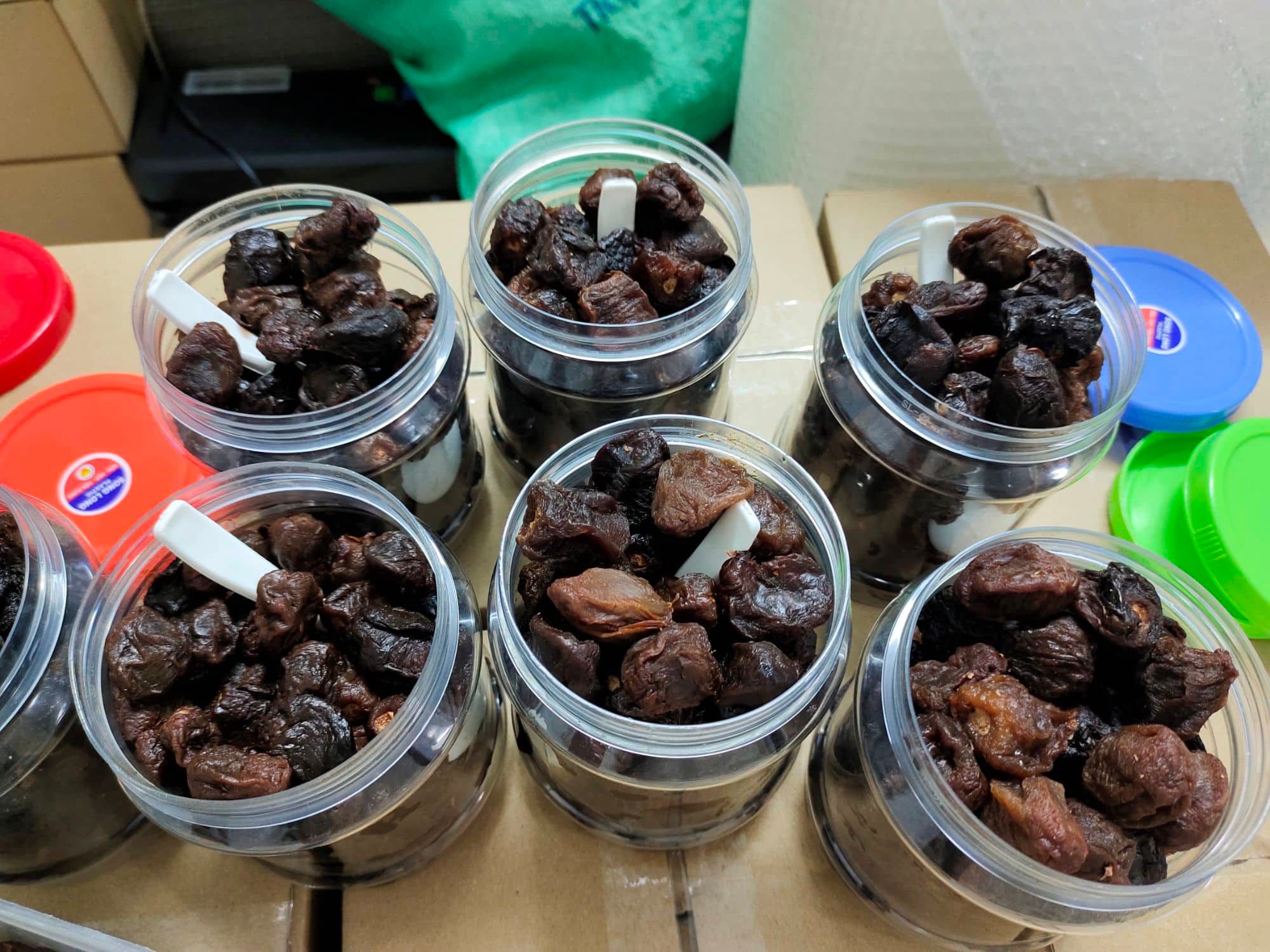 Vải Thiều sấy khô Tách Vỏ
