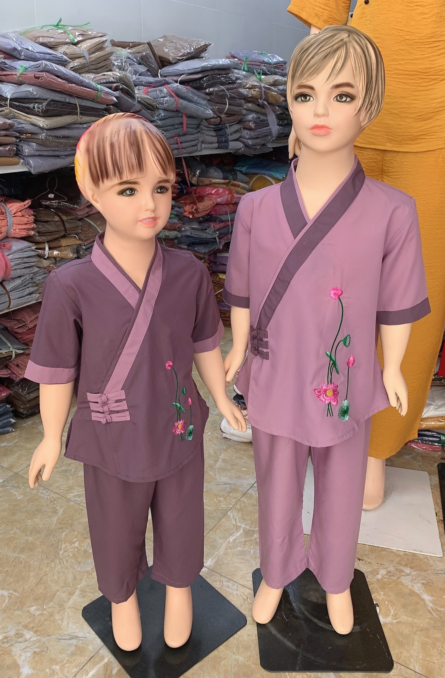 Đồ lam đi chùa bé gái mẫu 3 nút