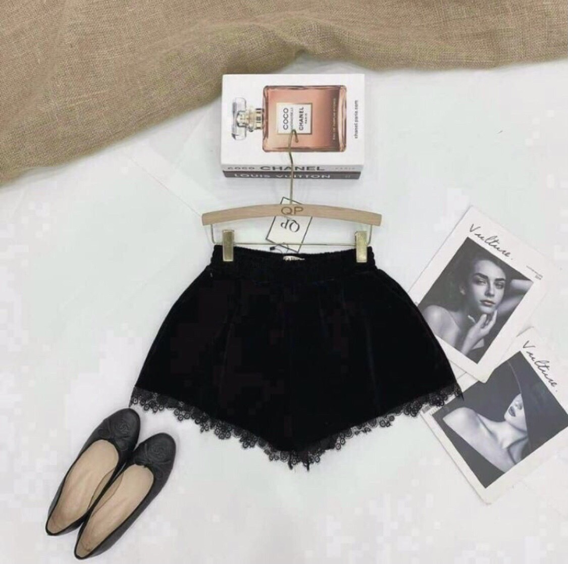 Quần Short Nhung Mịn Lưng Cao Phối Ren Viền KT
