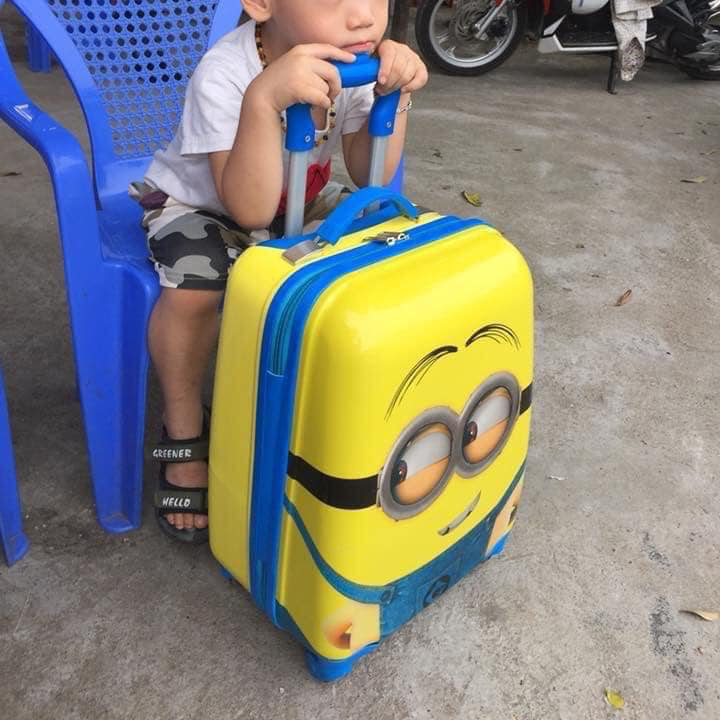Vali Trẻ Em ( hình ngẫu nhiên)