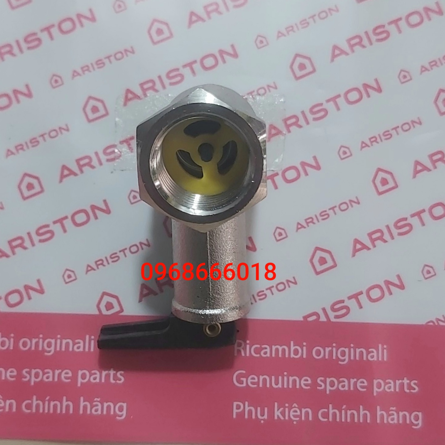 Van một chiều bình nóng lạnh Ariston
