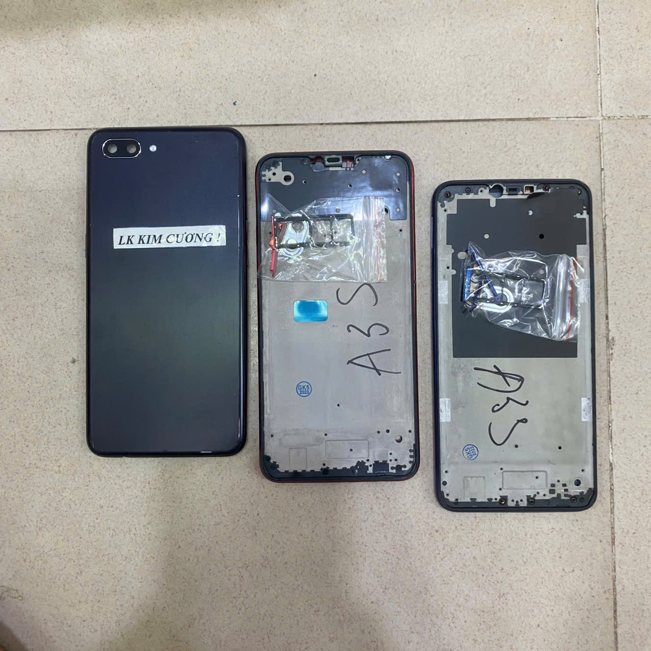 Bộ vỏ oppo a3s 16g (chọc sim trên)