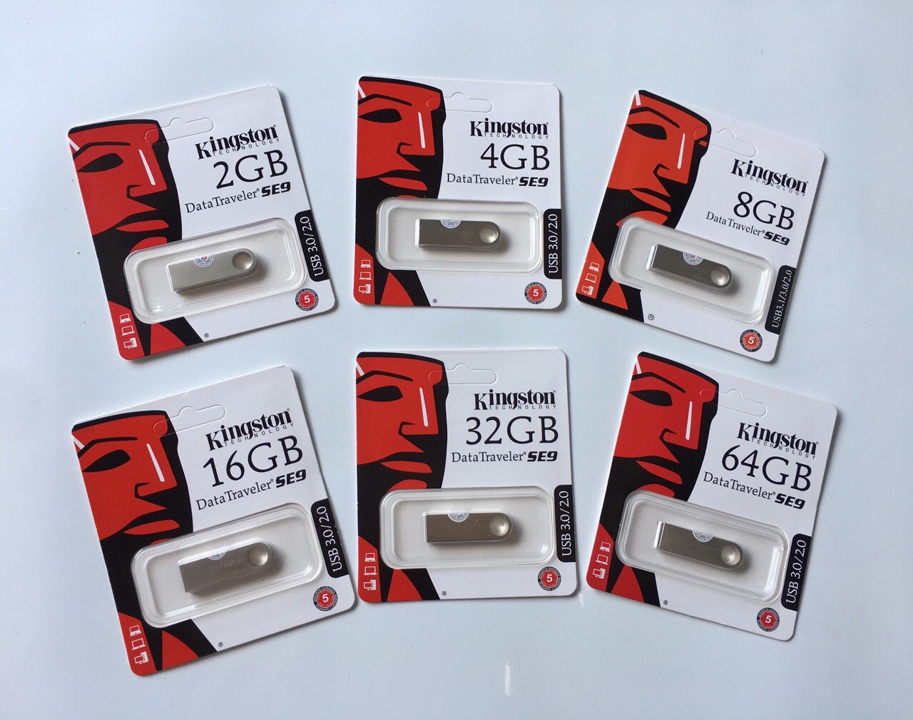 USB 2GB Kingston SE9 chống sốc chống nước, đủ dung lượng, bảo hành lâu dài