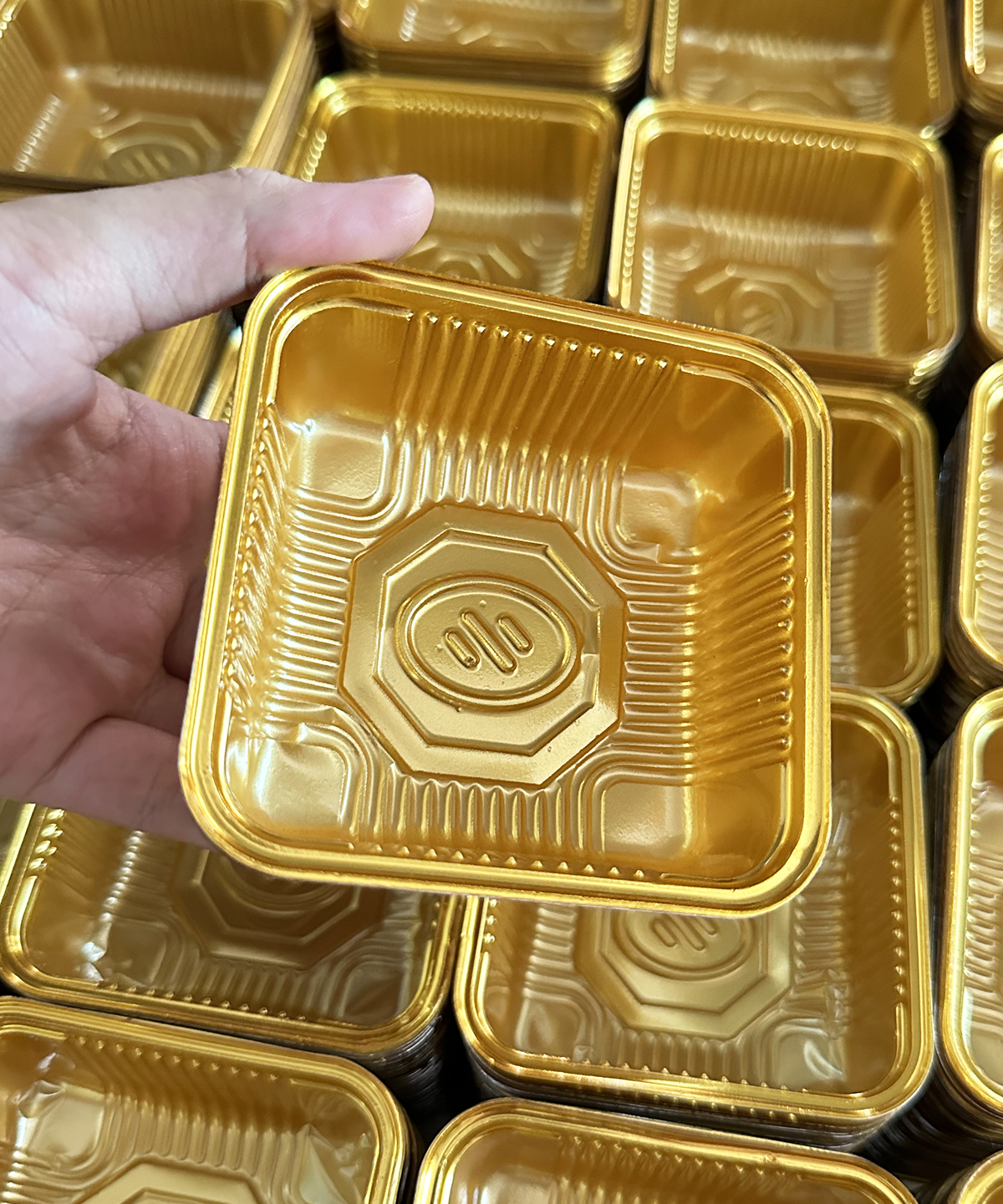 Khay Trung Thu Vàng - Set 100 Khay 150gr, 200gr [Gold Pack Viet Nam]
