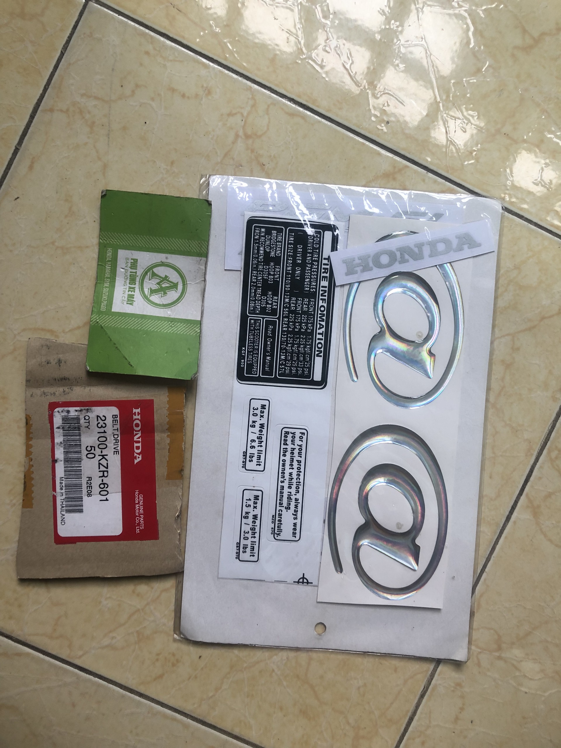 Bộ tem decal chữ nổi A còng