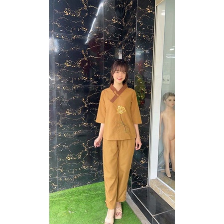bộ nữ đi chùa .1 nút thêu vải kate