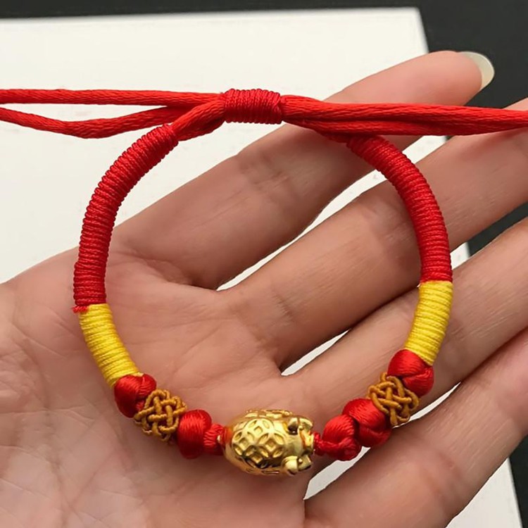 Vòng tay chỉ đỏ con heo may mắn A50