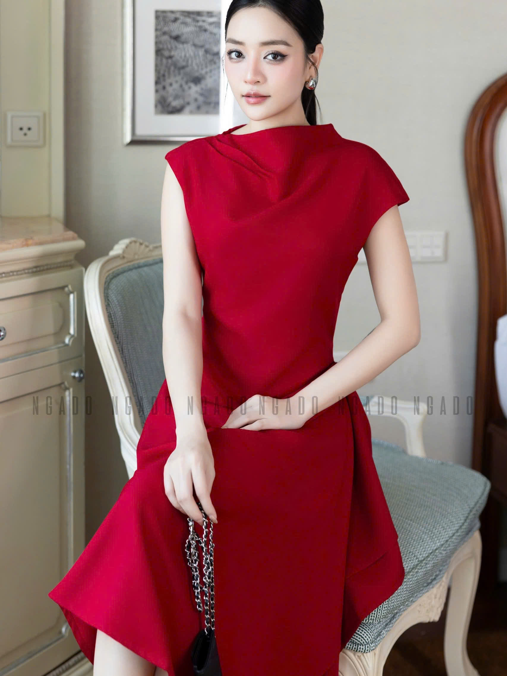 [30.10 - Nhập FALAZLIVE02 giảm 200K] Đầm đỏ cổ cao vạt xéo NGADO