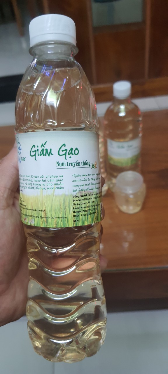 Giấm gạo nuôi truyền thống (chai 500ml)