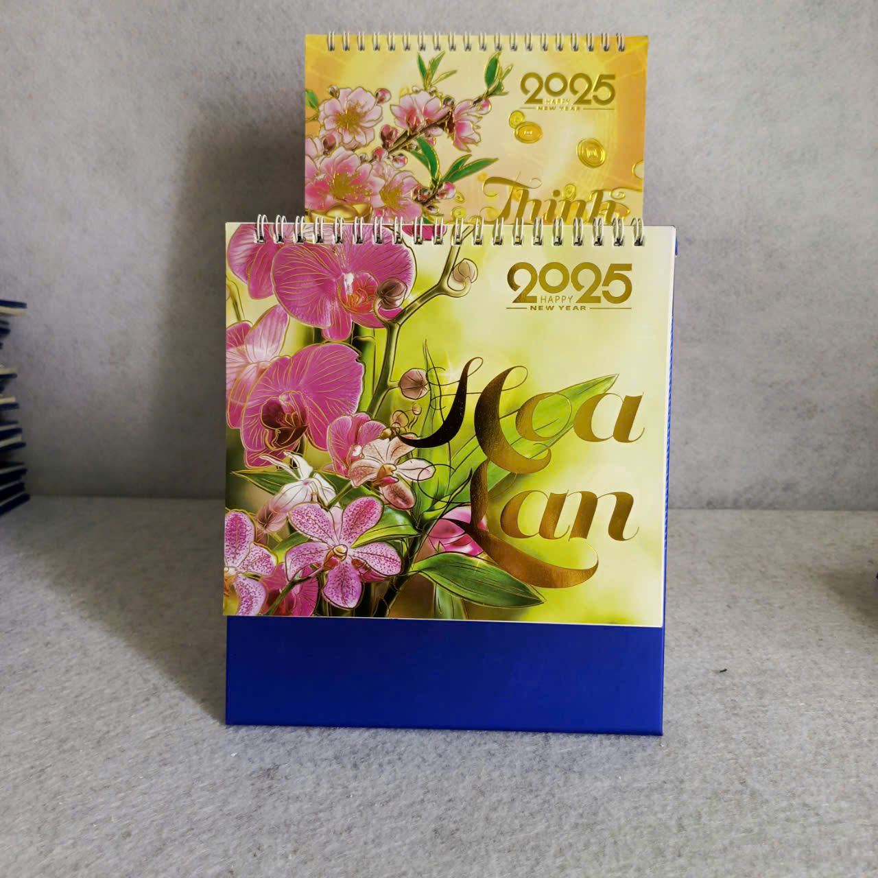 Lịch để bàn khổ 16 x 24cm năm 2025