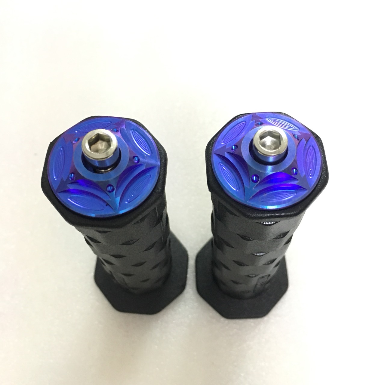 Bao Tay Daytona V1 và Gù Titan GR5