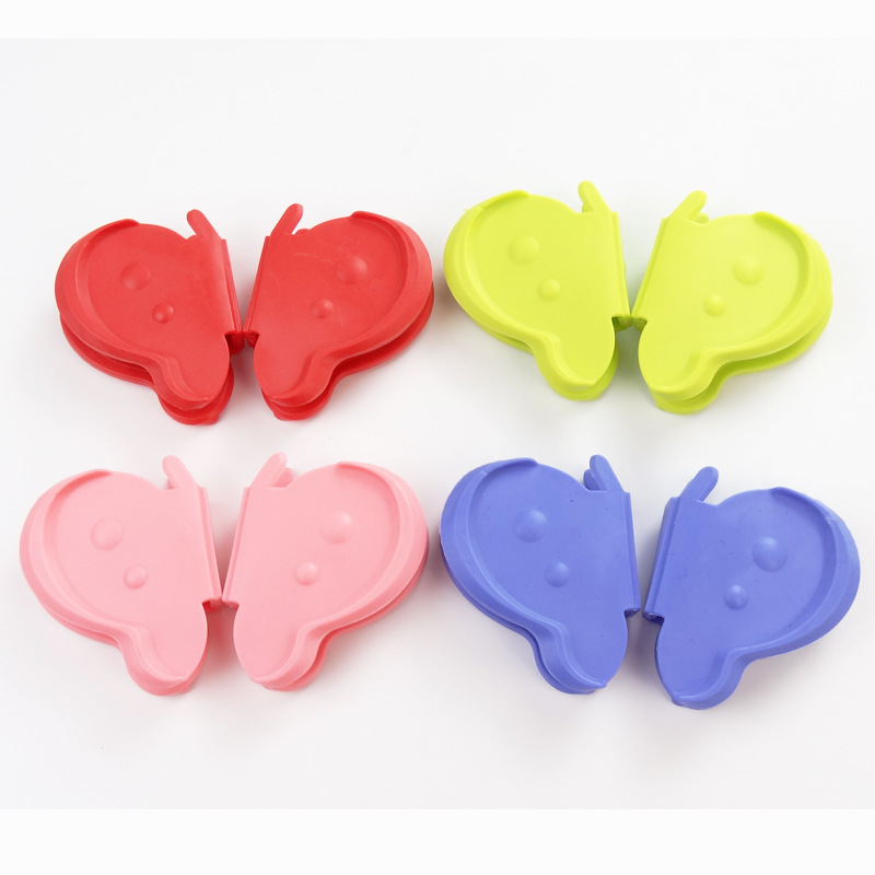 Anti-slip and heat-insulating butterfly-shaped silicone pot holders