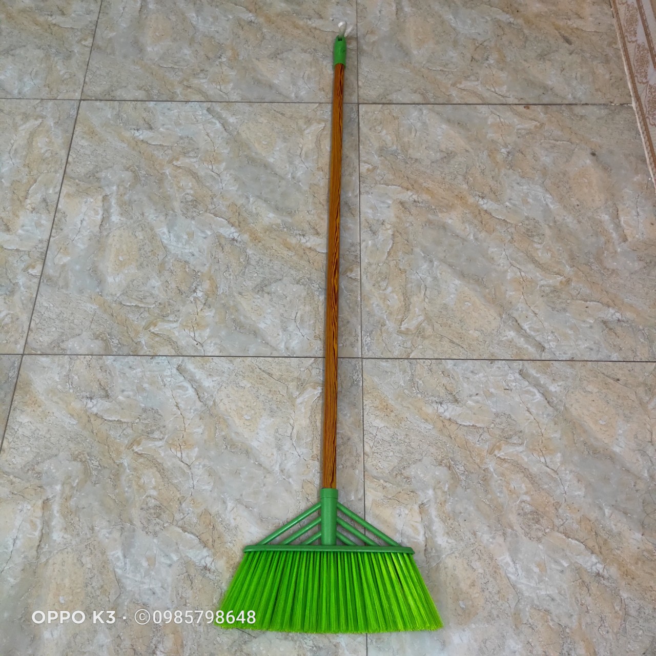 Chổi sợi cước cán Gỗ quét nhà tắm quét sân nước 125cm