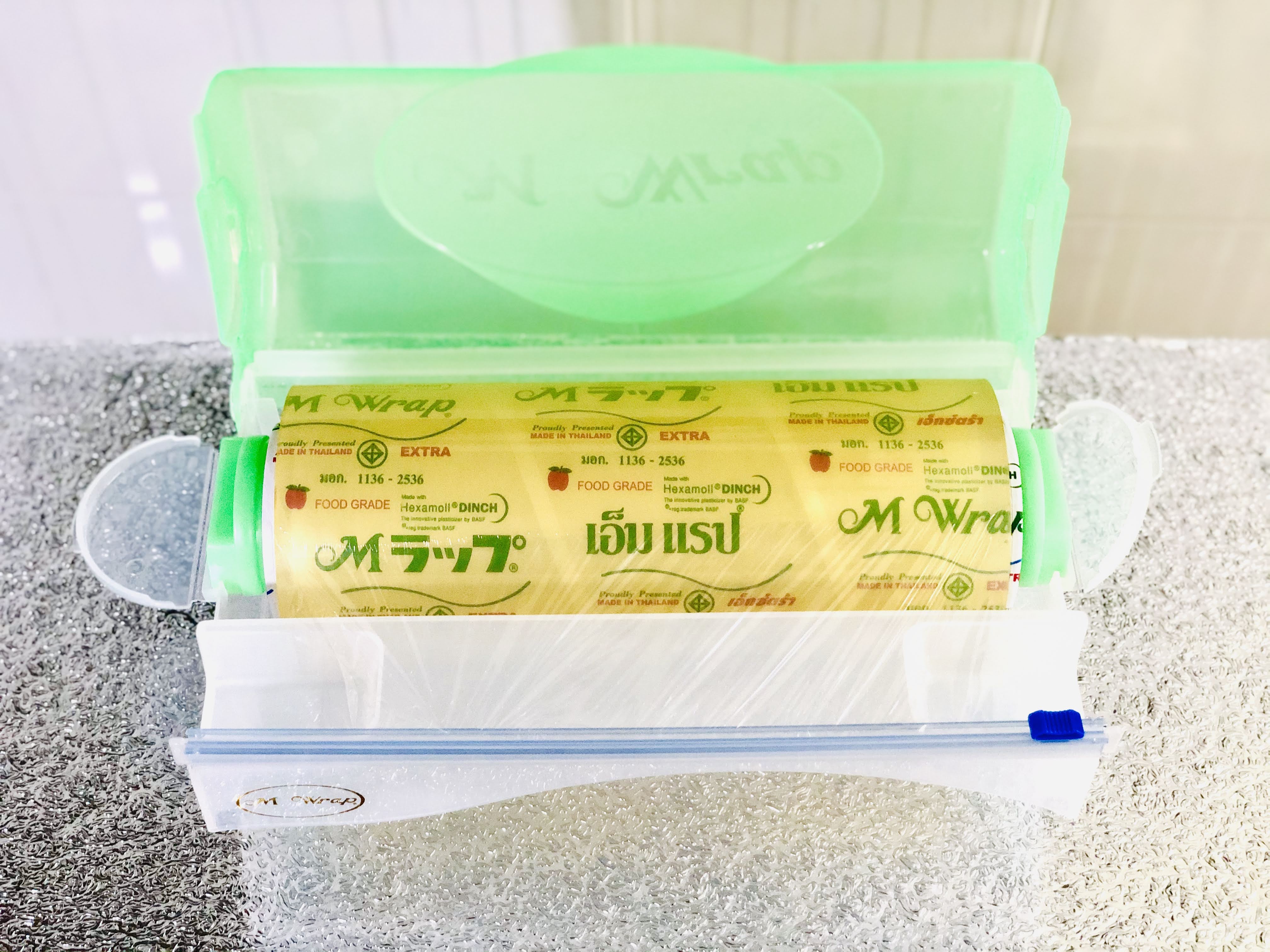 Combo Màng bọc thực phẩm PVC M Wrap cuộn lớn (30cm x 300m) + hộp M Box (màu ngẫu nhiên)