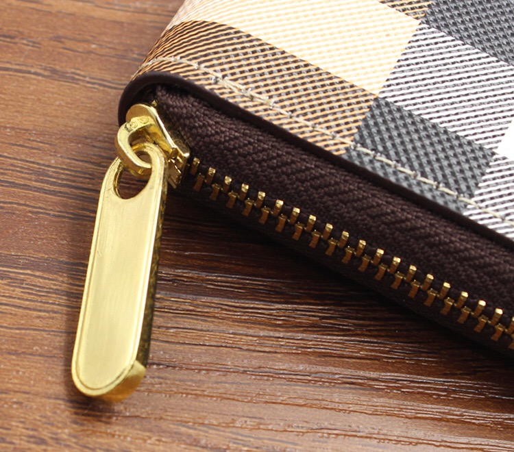 Ví Clutch Da BB Kẻ Sọc Sang Trọng