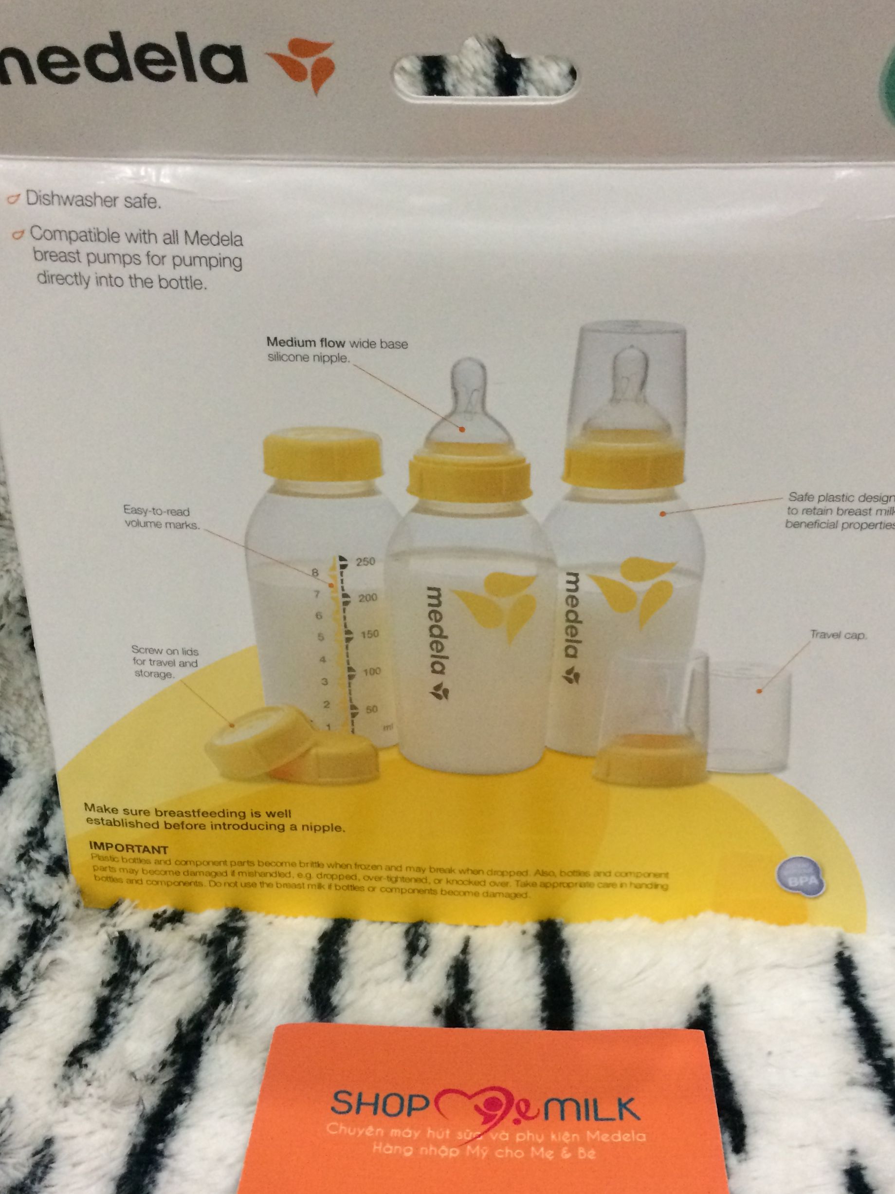 Bộ 3 bình sữa Medela 250ml kèm 3 núm ti size M(4-12m)