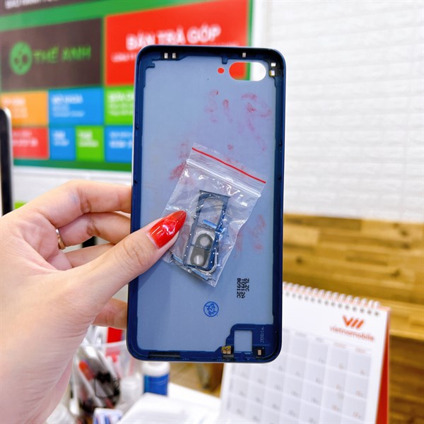 Nắp lưng Oppo A3s chọt sim trên