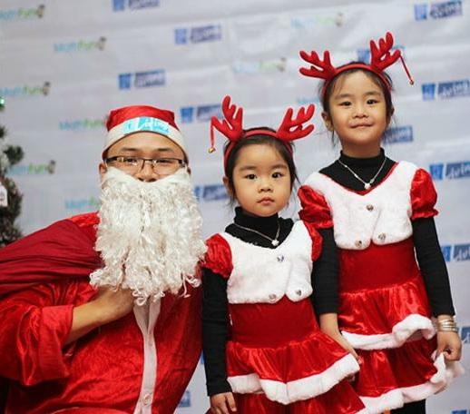 Bộ Váy Đầm Noel Giáng Sinh Cho Bé Gái Chất Liệu Nhung (Có Mũ)