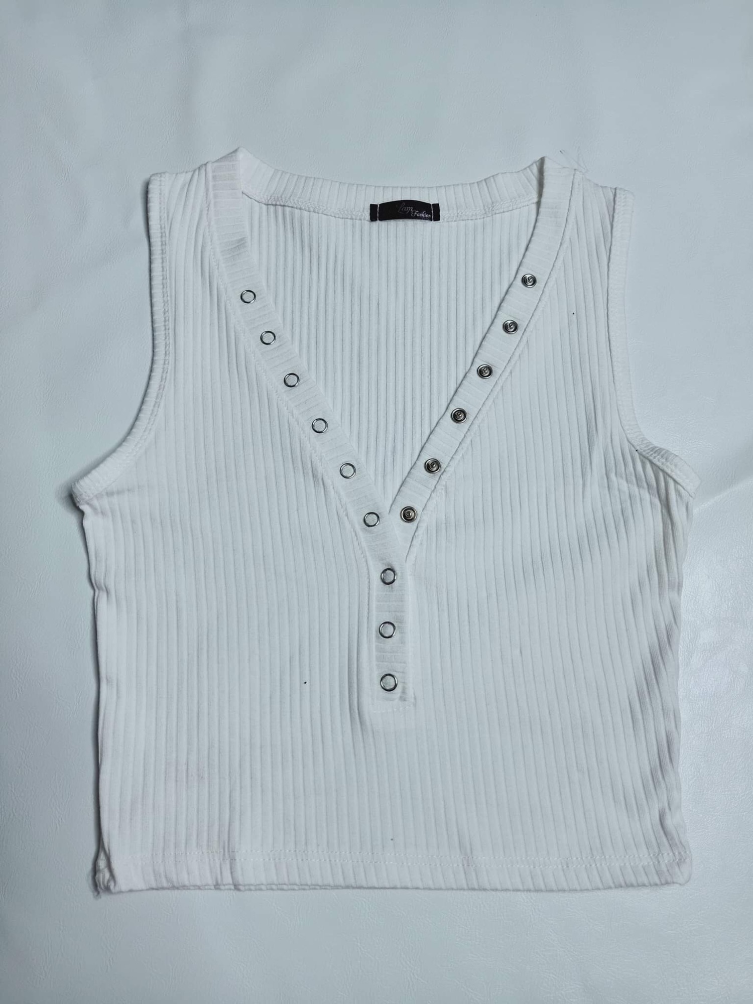 [HCM]Áo thun sát nách cổ tim nút crop top 40k 35-50kg
