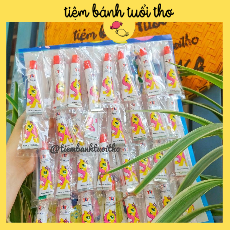 Vỉ 32 tuýp bong bóng keo - đồ chơi tuổi thơ dữ dội