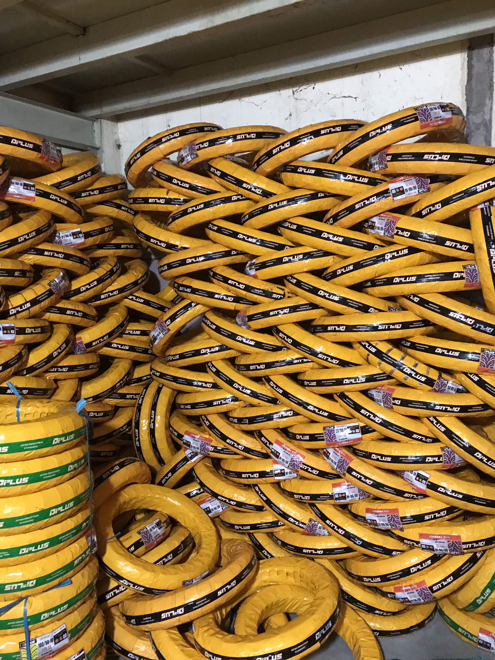 LỐP TRƯỚC NOUVO 70/90-16 TL DPLUS