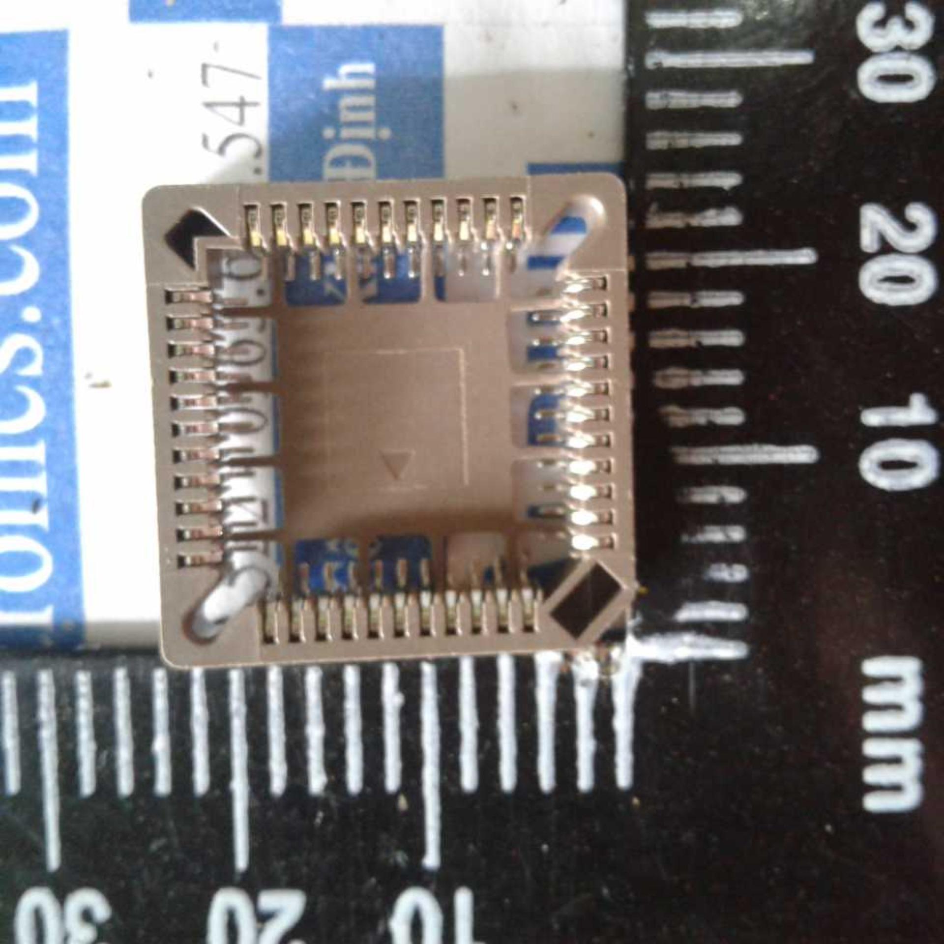 3 cái đế ic 44p plcc44 hình vuông kde0490