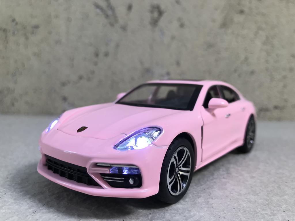 Mô hình xe ô tô Porsche Panamera 1:32